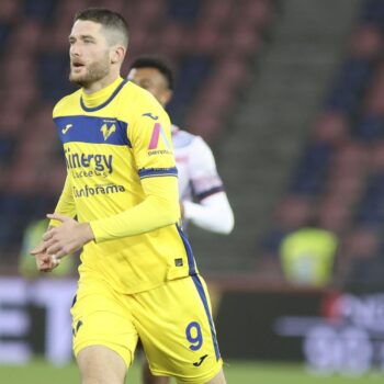 pirotecnica-udinese-verona,-henry-sigla-il-3-3-al-97′