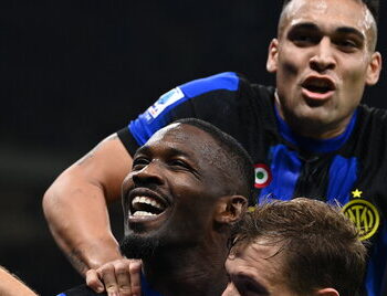 l’inter-batte-il-napoli-3-0-e-torna-in-vetta
