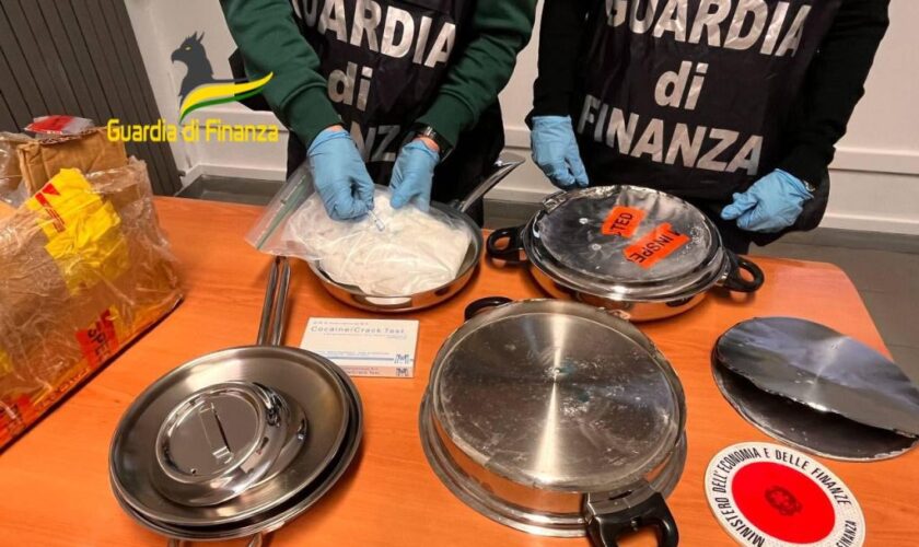 malpensa,-4-kg-di-cocaina-nel-doppiofondo-di-una-pentola.-arrestata