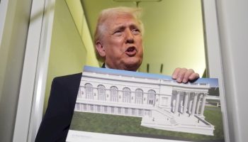 trump-lancia-la-app-della-casa-bianca:-“per-seguire-il-vostro-presidente-preferito”