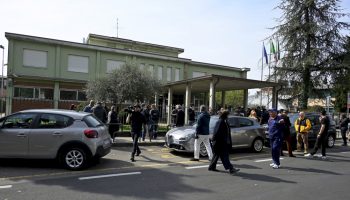 prof-accoltellata-lascia-l’ospedale:-“voglio-tornare-a-scuola-il-prima-possibile”