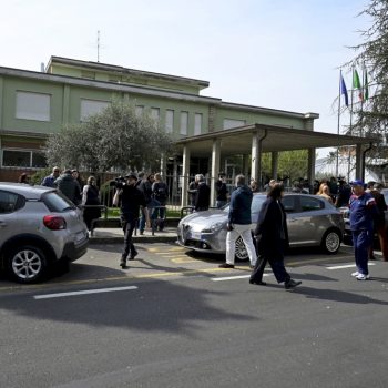 prof-accoltellata-lascia-l’ospedale:-“voglio-tornare-a-scuola-il-prima-possibile”