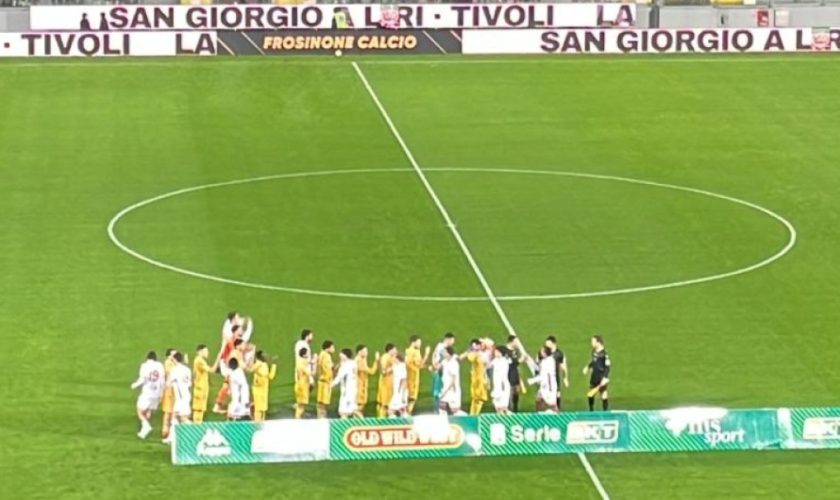 bari,-poco-cinismo-allo-stirpe:-vince-il-frosinone-2-1