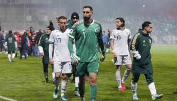 donnarumma-e-gli-appunti-rubati:-un-raccattapalle-della-bosnia-diventa-eroe-nazionale