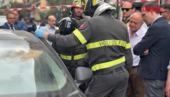 rapina-in-banca-a-napoli,-i-rilievi-sull’auto-forse-utilizzata-dai-rapinatori