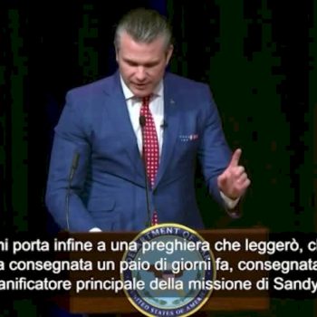 iran,-la-‘preghiera’-di-hegseth-al-pentagono-che-ricalca-quella-di-pulp-fiction