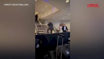 spari-alla-cena-dei-giornalisti-con-trump,-funzionari-e-ospiti-escono-di-corsa:-il-video