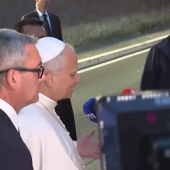 papa-leone-xiv-risponde-a-trump:-“chi-vuole-criticarmi-lo-faccia-con-la-verita”