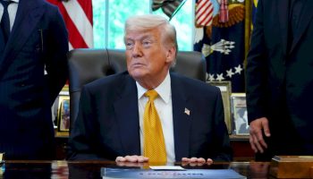 dazi,-nuovo-avvertimento-di-trump-all’ue:-“rispettate-l’accordo-o-dal-4-luglio-le-tariffe-saliranno”