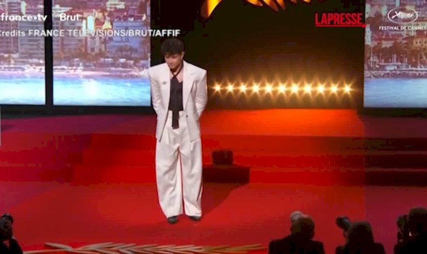 cannes-2026,-peter-jackson-riceve-la-palma-d’oro-alla-carriera-dal-suo-“frodo”