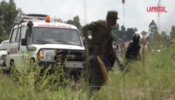 congo,-le-sepolture-delle-vittime-di-ebola-‘protette’-da-polizia-in-tenuta-antisommossa