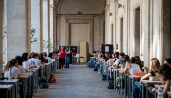 maturita-2026,-oggi-la-prova-scritta-di-italiano.-oltre-527mila-gli-studenti-impegnati-–-la-diretta