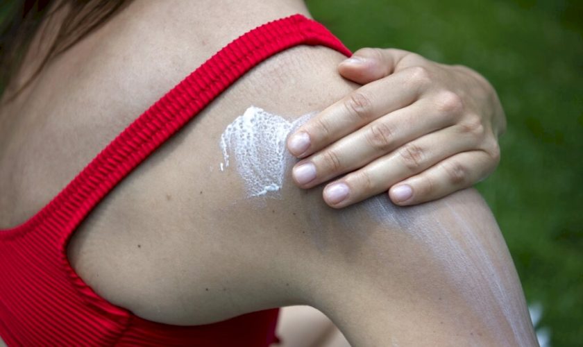 crema-solare-e-rischi-per-la-pelle,-che-cosa-c’e-di-vero