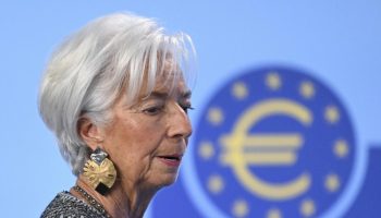 lagarde:-“gli-shock-pesano-su-crescita,-ma-inflazione-verso-2%.-non-serve-stretta-piu-forte”