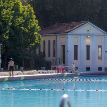 milano,-entra-di-notte-in-una-piscina-pubblica-e-annega:-morto-28enne