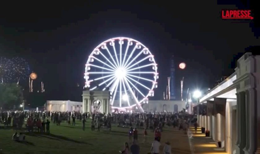 usa,-fuochi-d’artificio-illuminano-il-cielo-di-washington-per-il-4-luglio