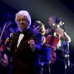 peppino-di-capri,-la-carriera-dell’artista-tra-sanremo,-‘champagne’-e-sessant’anni-di-successi