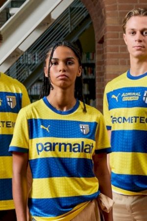 parma,-ecco-il-nuovo-away-kit-puma:-la-maglia-ispirata-alla-citta