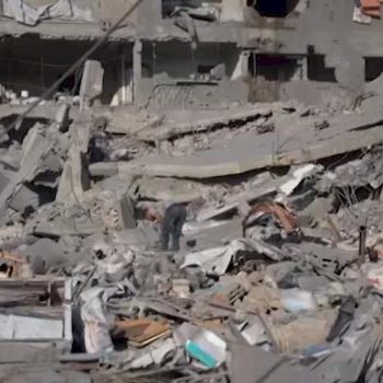 gaza,-edificio-distrutto-a-deir-al-balah-dopo-l’ordine-di-evacuazione