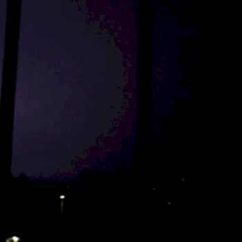 croazia,-tempesta-colpisce-spalato:-fulmini-illuminano-la-notte