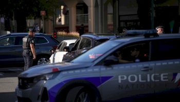 parigi,-attacca-e-ferisce-3-persone-con-un-coltello:-fermato-un-uomo