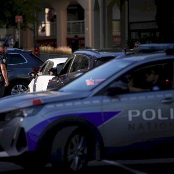 parigi,-attacca-e-ferisce-3-persone-con-un-coltello:-fermato-un-uomo