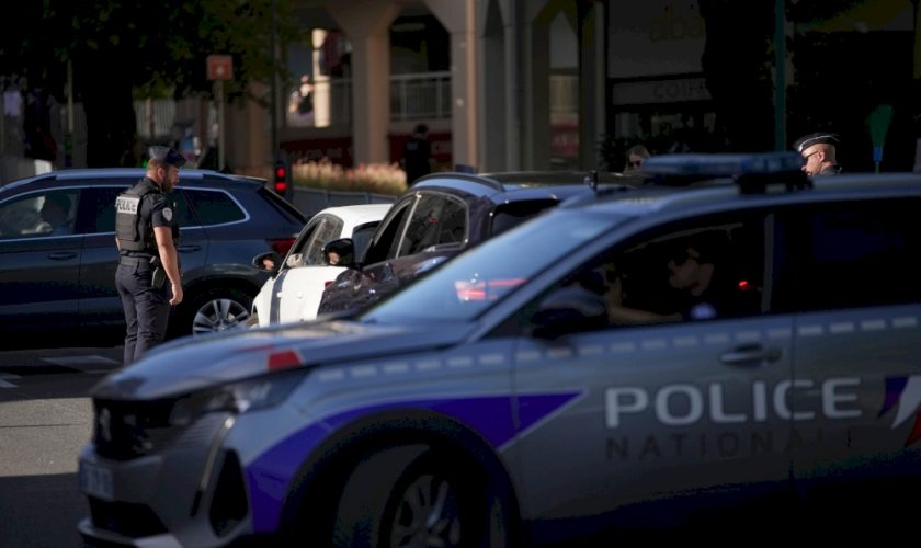 parigi,-attacca-e-ferisce-3-persone-con-un-coltello:-fermato-un-uomo