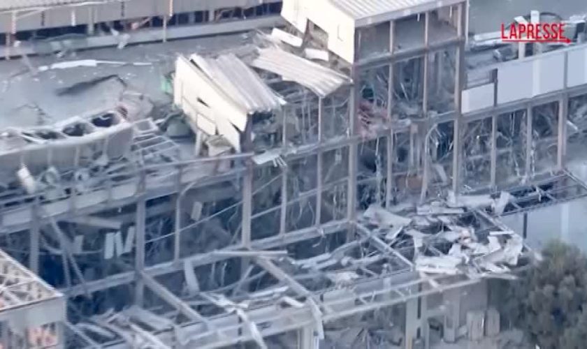 terremoto-in-giappone,-edifici-in-macerie-e-tetti-in-fiamme:-le-immagini-della-distruzione