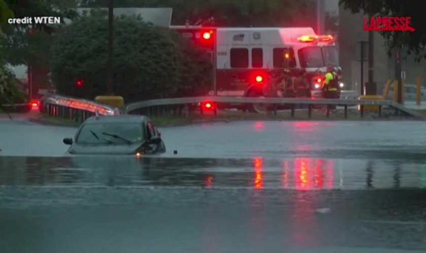 usa,-violento-acquazzone-sullo-stato-di-new-york:-strade-allagate-e-auto-sommerse