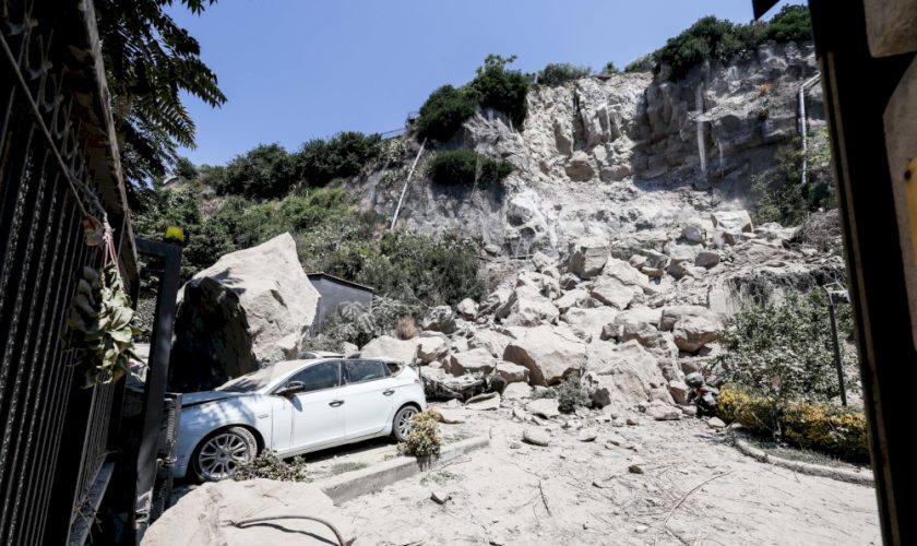 terremoto-a-napoli,-crolli-e-danni-dopo-la-scossa.-le-foto-dei-campi-flegrei