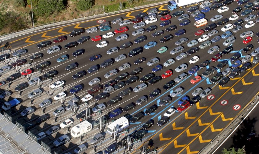 esodo-estivo,-weekend-da-bollino-nero:-ecco-le-strade-da-evitare