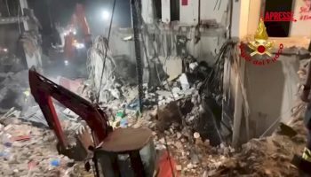 crollo-a-messina,-i-vigili-del-fuoco-cercano-i-tre-dispersi