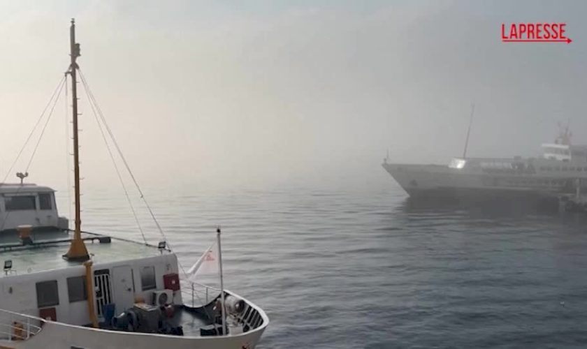 turchia,-fitta-nebbia-a-istanbul:-sul-bosforo-parzialmente-sospesi-i-traghetti