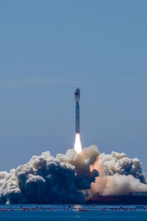 cina,-lanciati-dal-mare-due-satelliti-iperspettrali-nello-shandong
