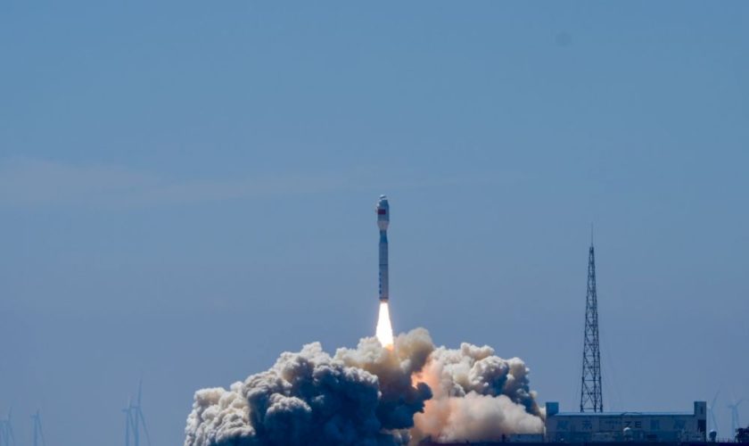 cina,-lanciati-dal-mare-due-satelliti-iperspettrali-nello-shandong