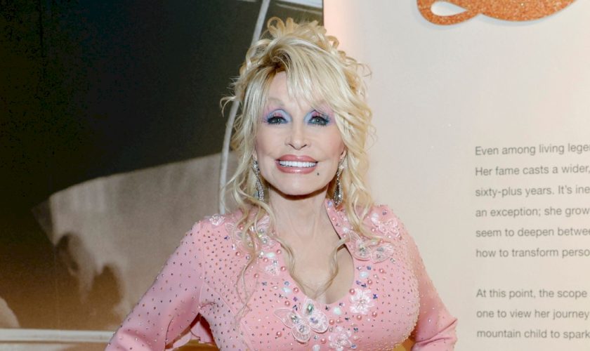 e-morta-dolly-parton,-la-star-del-country-aveva-80-anni