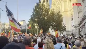 migranti,-50mila-persone-in-piazza-a-madrid-per-ceuta:-insulti-e-cori-contro-sanchez