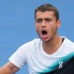 us-open-2026,-darderi-e-cobolli-volano-al-terzo-turno:-fuori-bellucci-e-musetti