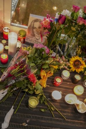 firenze,-in-centinaia-alla-fiaccolata-per-lorena-isceri,-uccisa-dall’ex-sulla-a1