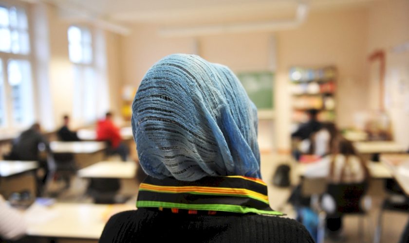 scuola,-attese-le-norme-su-stranieri-e-burqa:-giovedi-il-cdm.-opposizione:-“propaganda-su pelle bimbi”