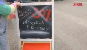 scuola,-a-milano-l’opera-dell’artista-meyer-contro-il-tetto-del-30%